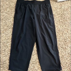 Lululemon capri work out bottoms
